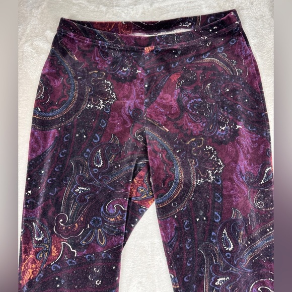 Chico’s Zenergy Velour Velvet Paisley Printed Boho Pull On Purple Pants 0 (US S) - Picture 3 of 16